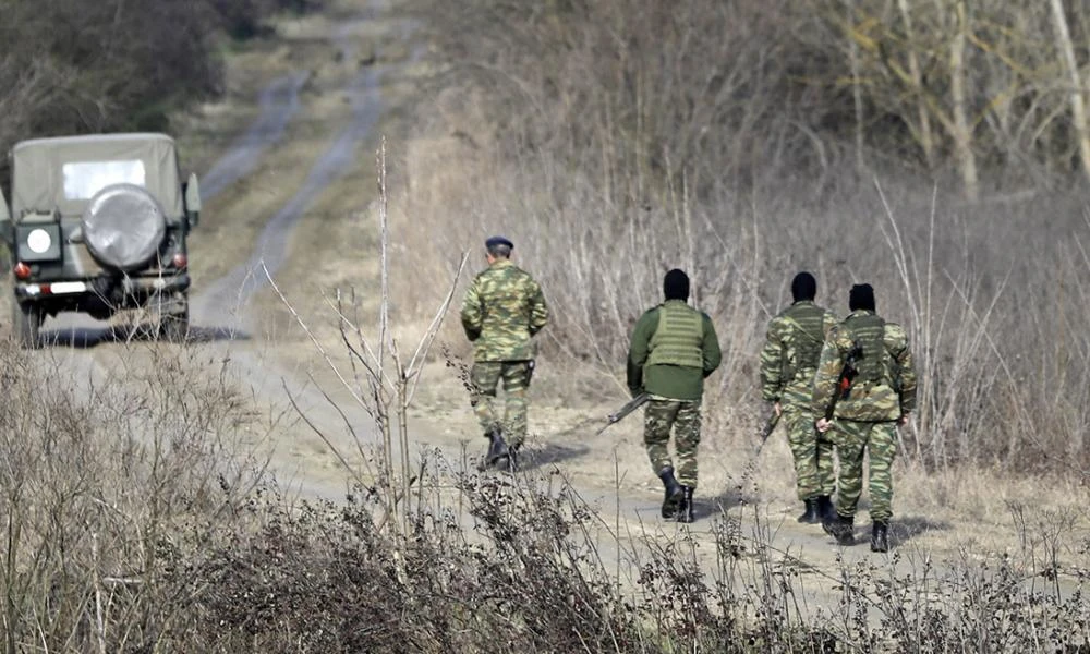 Έρχονται διακινητές, αφήνουν αυτοκίνητα, τα παραλαμβάνουν άλλοι και οι διακινήσεις... συνεχίζονται